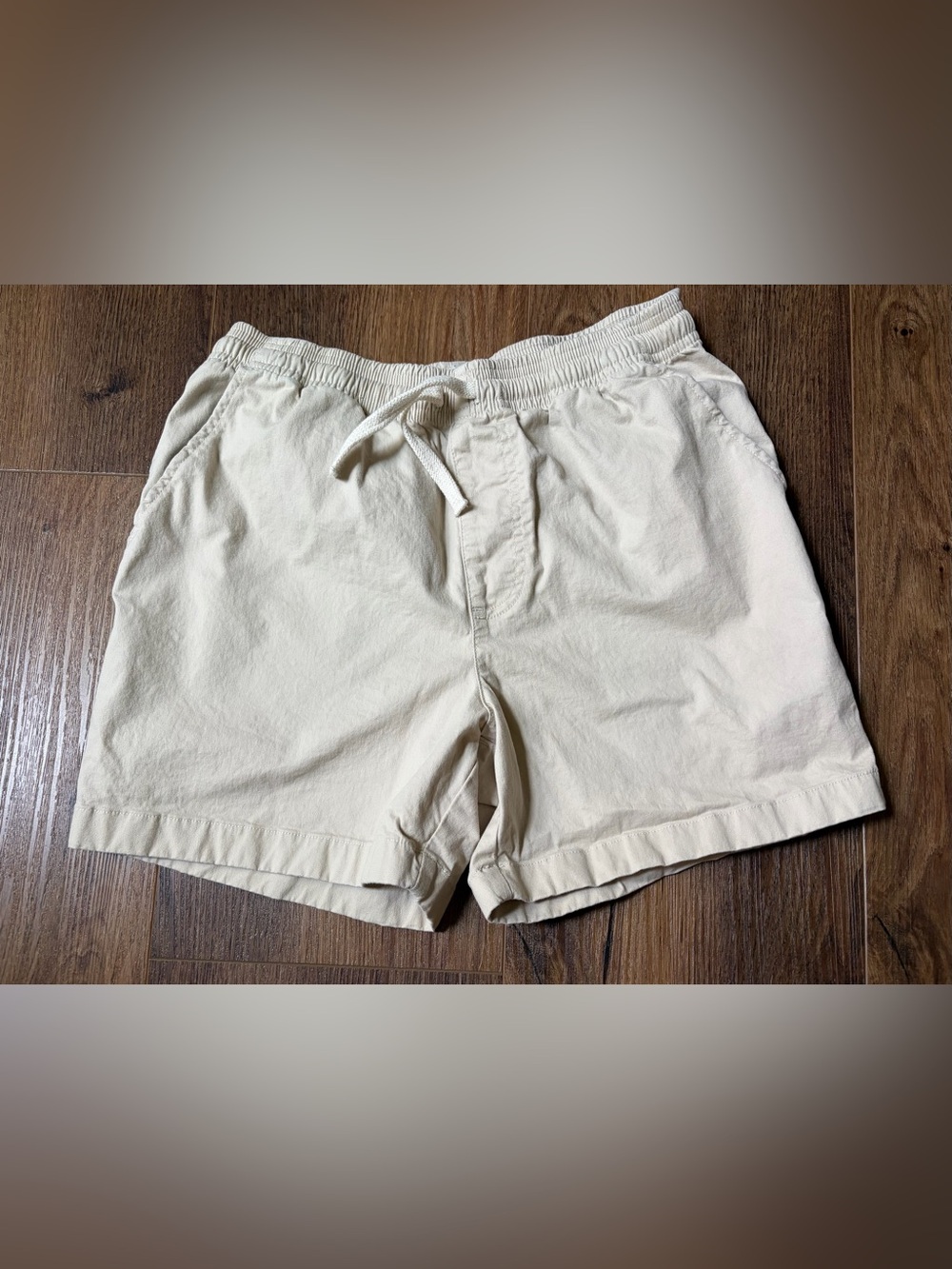 Chubbies Everywear Shorts Small Khaki Tan 5.5” Inseam Elastic Waist Casual Mens